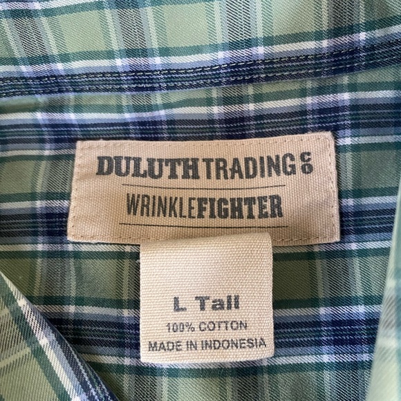 (SOLD on IG) Duluth Trading Wrinkle Fighter button down - Picture 3 of 3